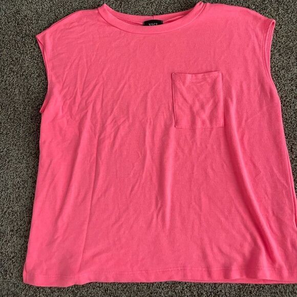 Vici Tops - Womens oversized tank top. Neon pink. Vici size small. Pocket tank.